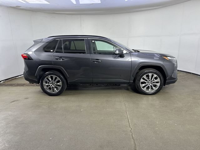 Used 2022 Toyota RAV4 XLE Premium AWD/4WD image 38