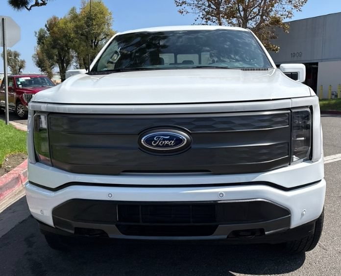 Used 2023 Ford F150 Lightning Lariat AWD/4WD image 2