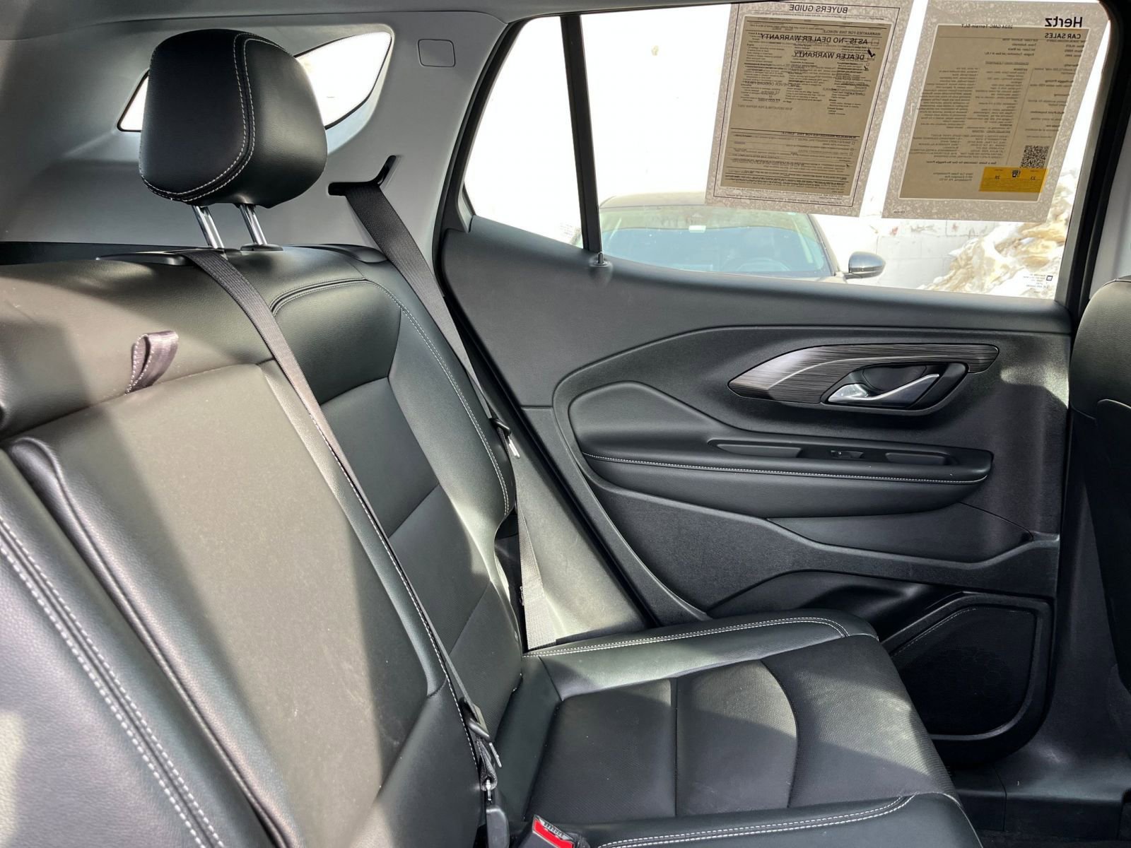 Used 2024 GMC Terrain SLT image 39