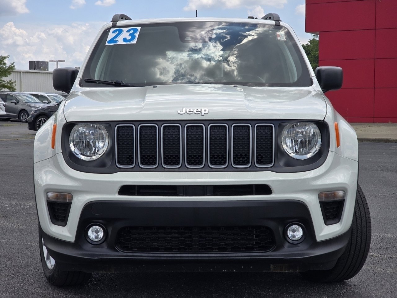 Used 2023 Jeep Renegade Latitude w/ Premium Group AWD/4WD image 11