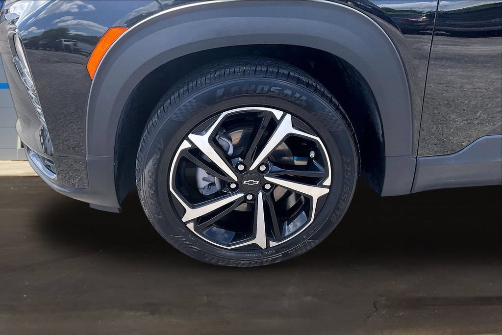 Used 2022 Chevrolet TrailBlazer RS w/ Technology Package FWD image 33