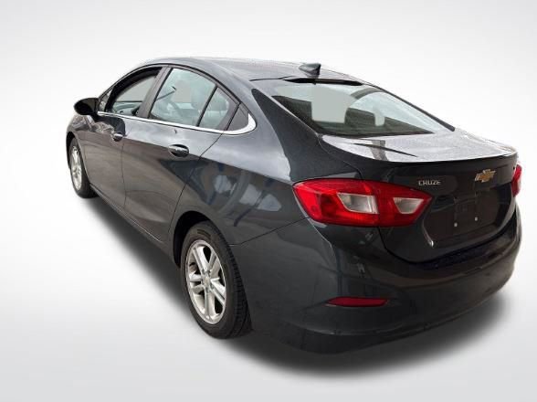 Used 2017 Chevrolet Cruze LT w/ Convenience Package FWD image 3