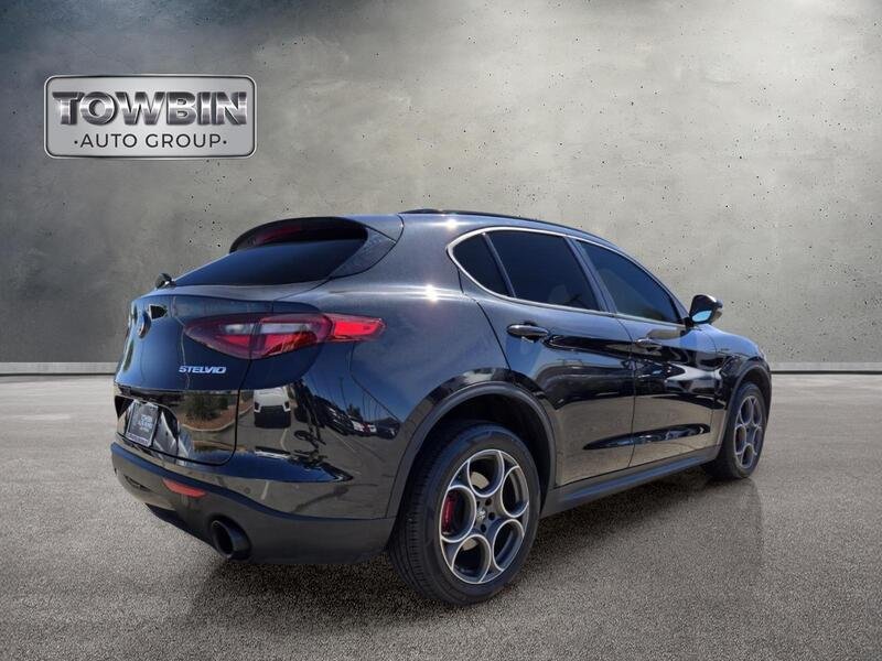 Used 2023 Alfa Romeo Stelvio Sprint AWD/4WD image 4