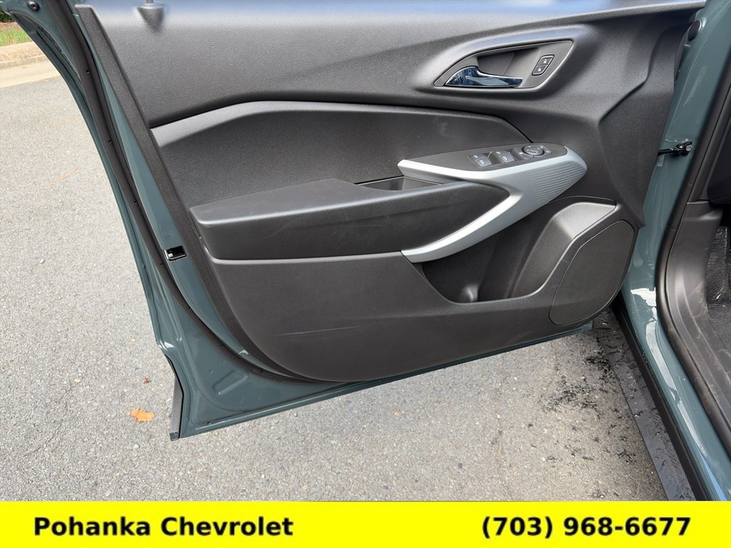 New 2026 Chevrolet Trax LS FWD image 21