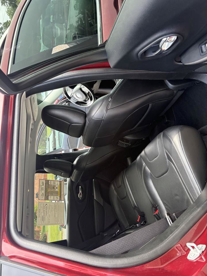 Used 2019 Jeep Cherokee Limited AWD/4WD image 13