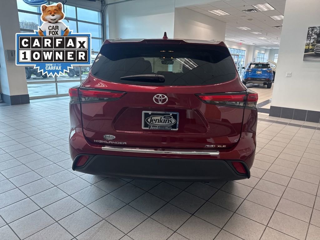 Used 2020 Toyota Highlander XLE AWD/4WD image 17