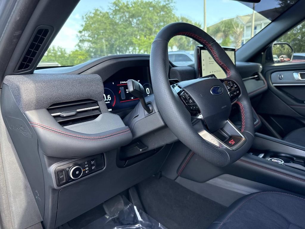 Used 2025 Ford Explorer ST RWD image 26
