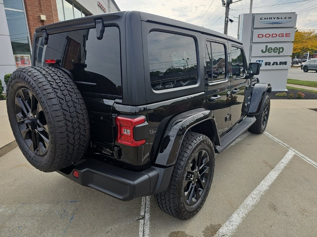 Certified 2023 Jeep Wrangler Unlimited Sahara w/ Cold Weather Group AWD/4WD image 15