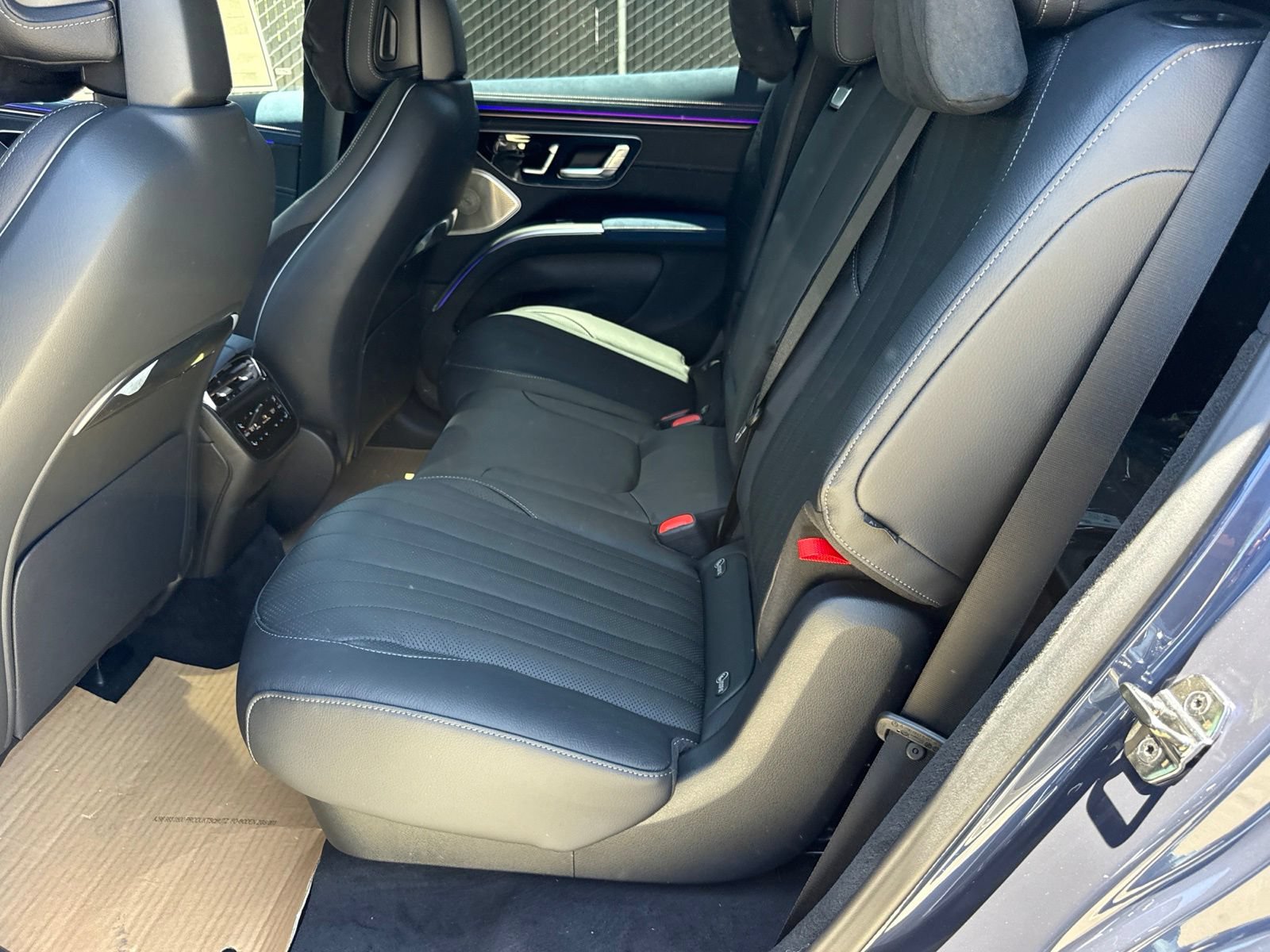 New 2026 Mercedes-Benz EQS 400 4MATIC SUV image 29