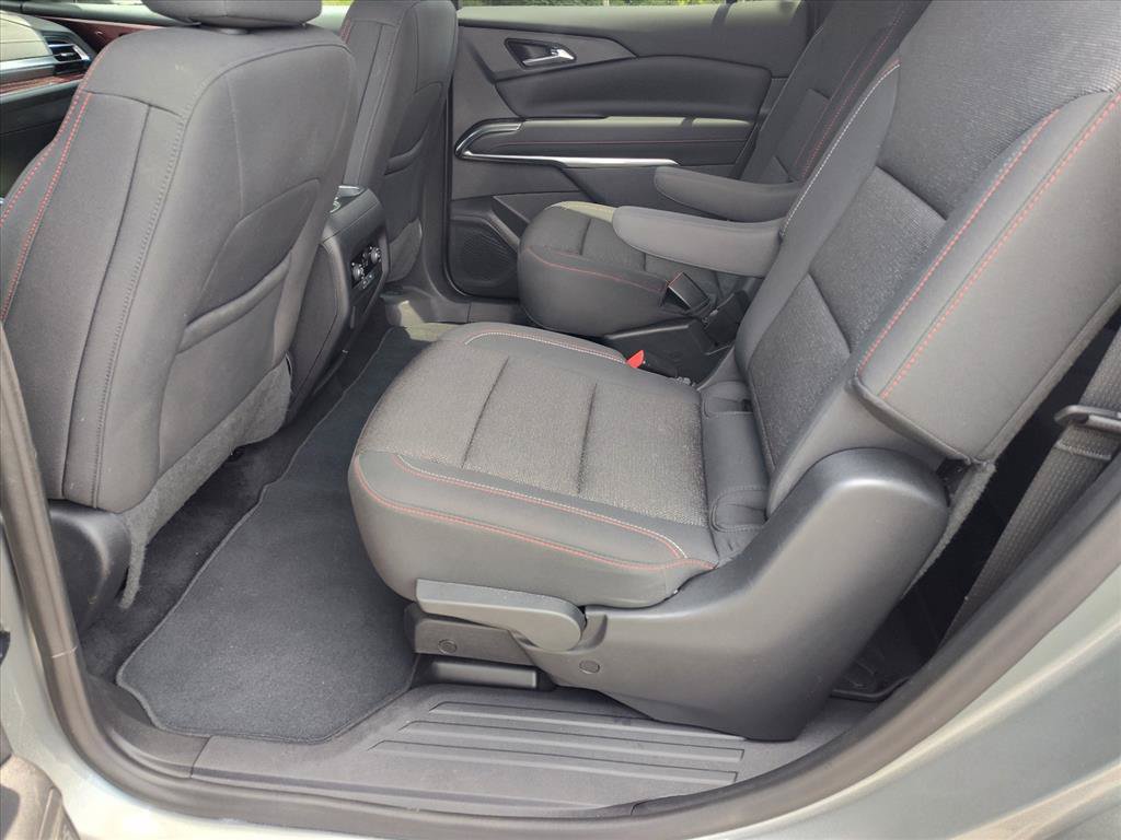 Used 2024 Chevrolet Traverse Z71 AWD/4WD image 11