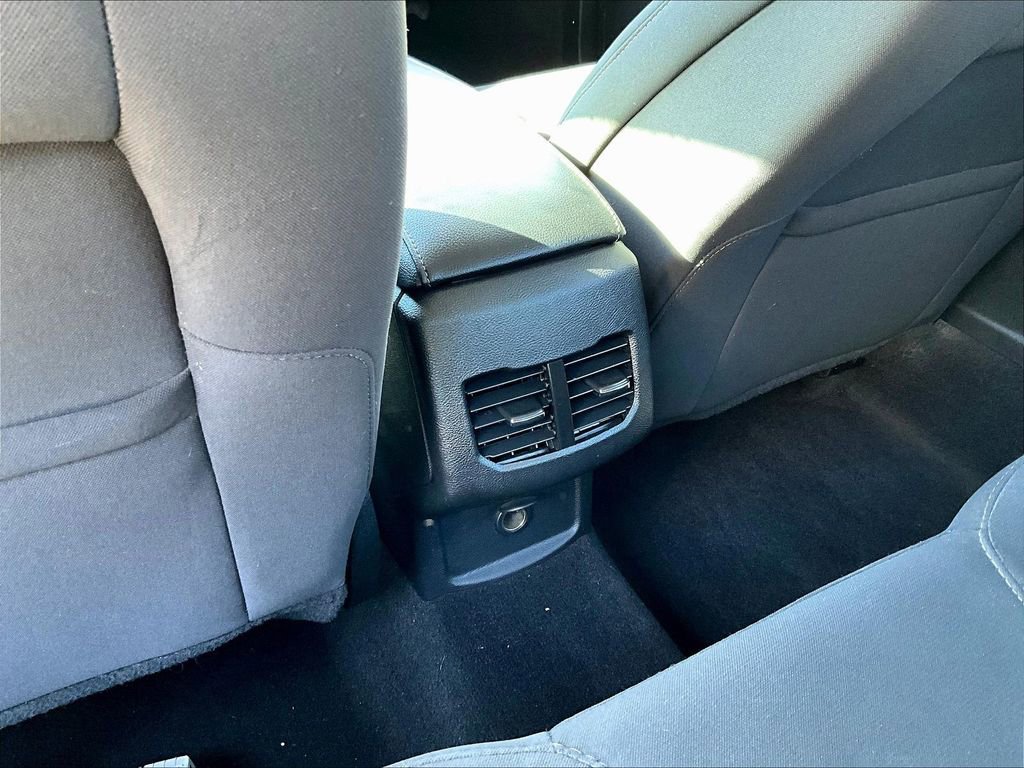 Used 2019 Ford Fusion SE image 30