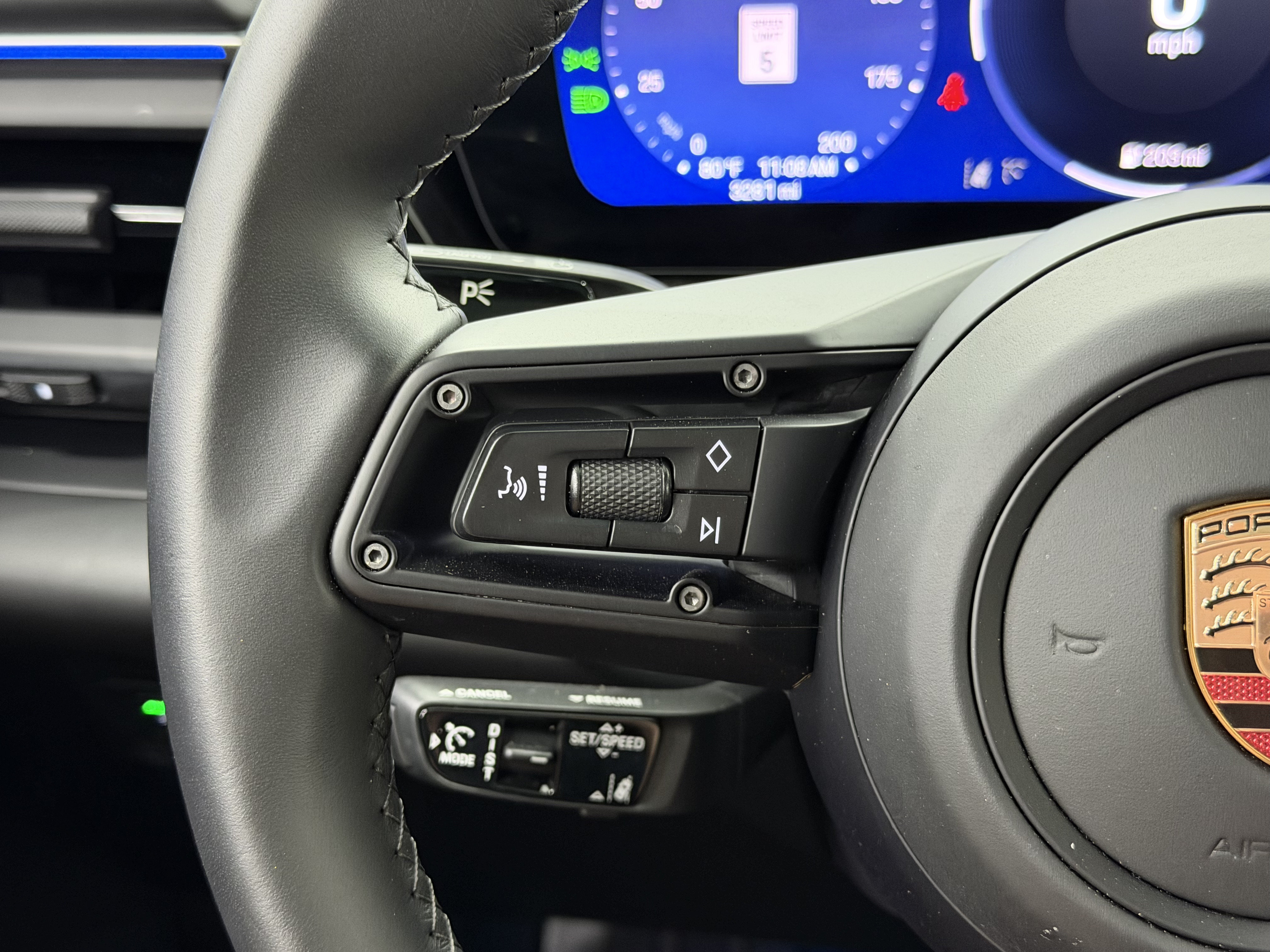 Certified 2025 Porsche Macan Electric RWD image 46