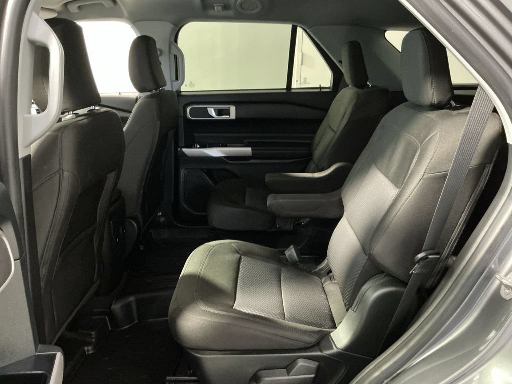 Used 2023 Ford Explorer XLT AWD/4WD image 23