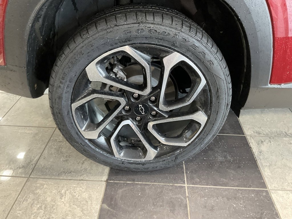 Used 2025 Chevrolet Trax RS w/ Sunroof Package image 7