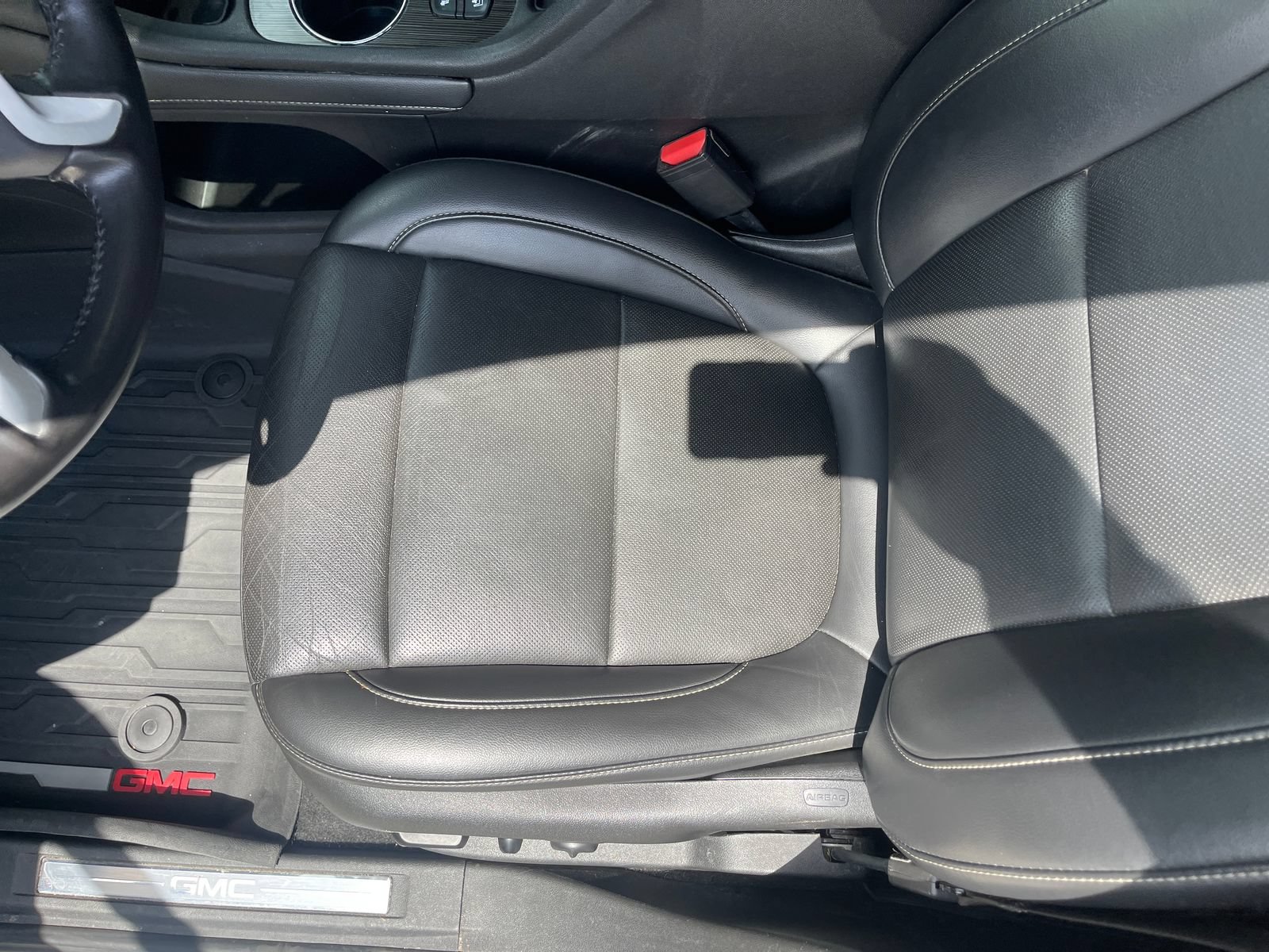 Used 2022 GMC Acadia SLT w/ Elevation Edition FWD image 31