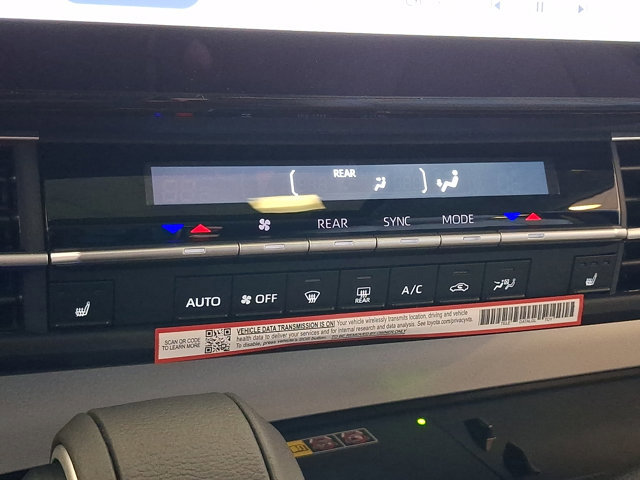 Used 2026 Toyota Sienna XLE image 18