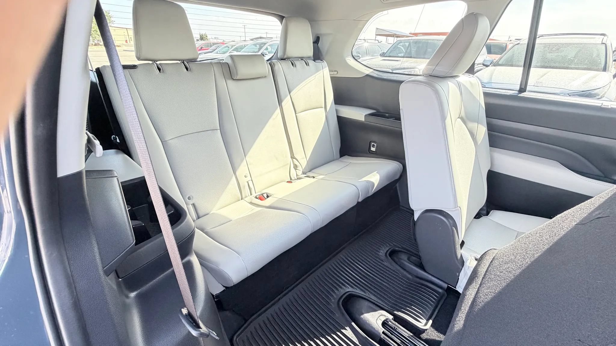 Used 2025 Toyota Grand Highlander AWD Hybrid image 18