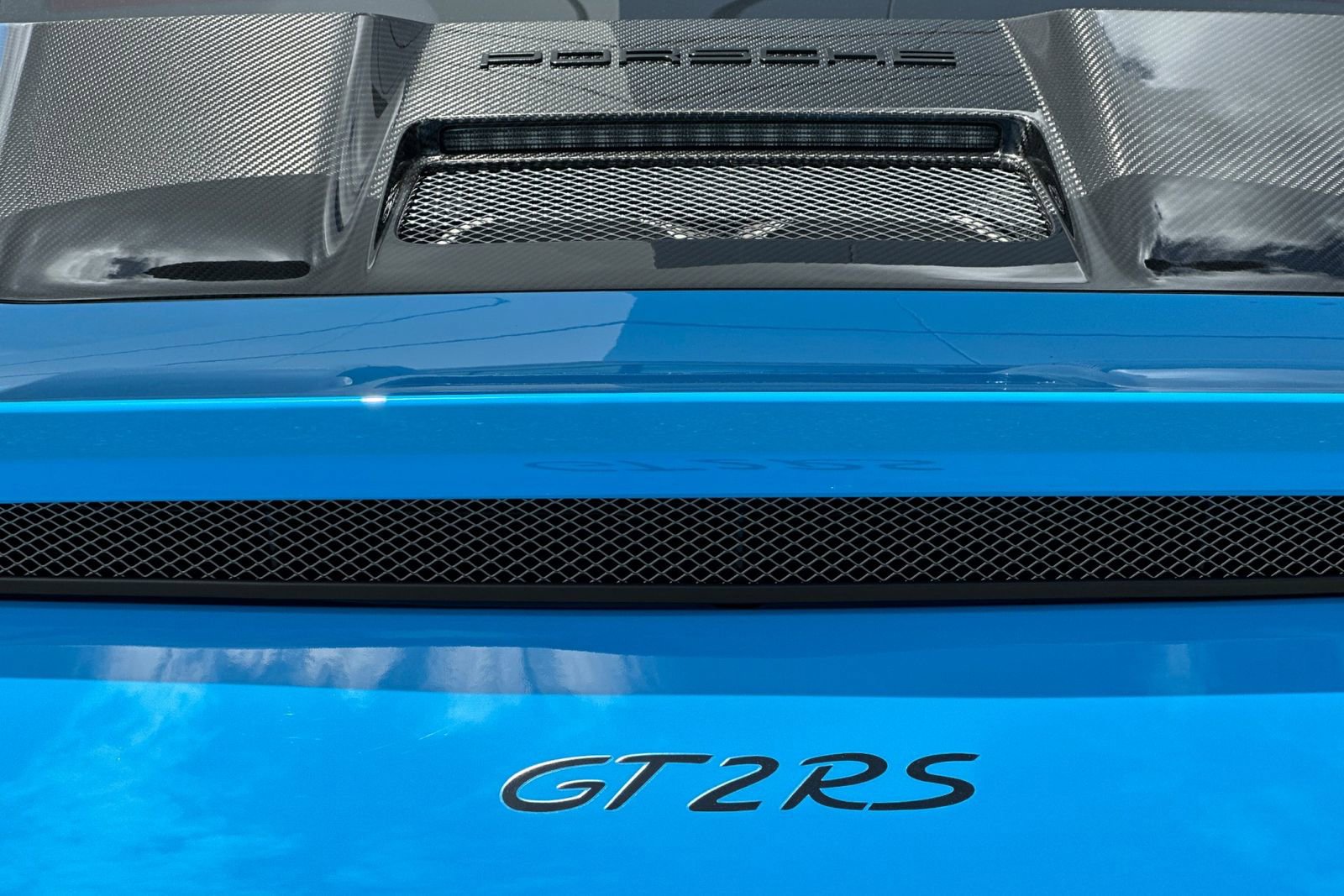 Certified 2018 Porsche 911 GT2 RS RWD image 37