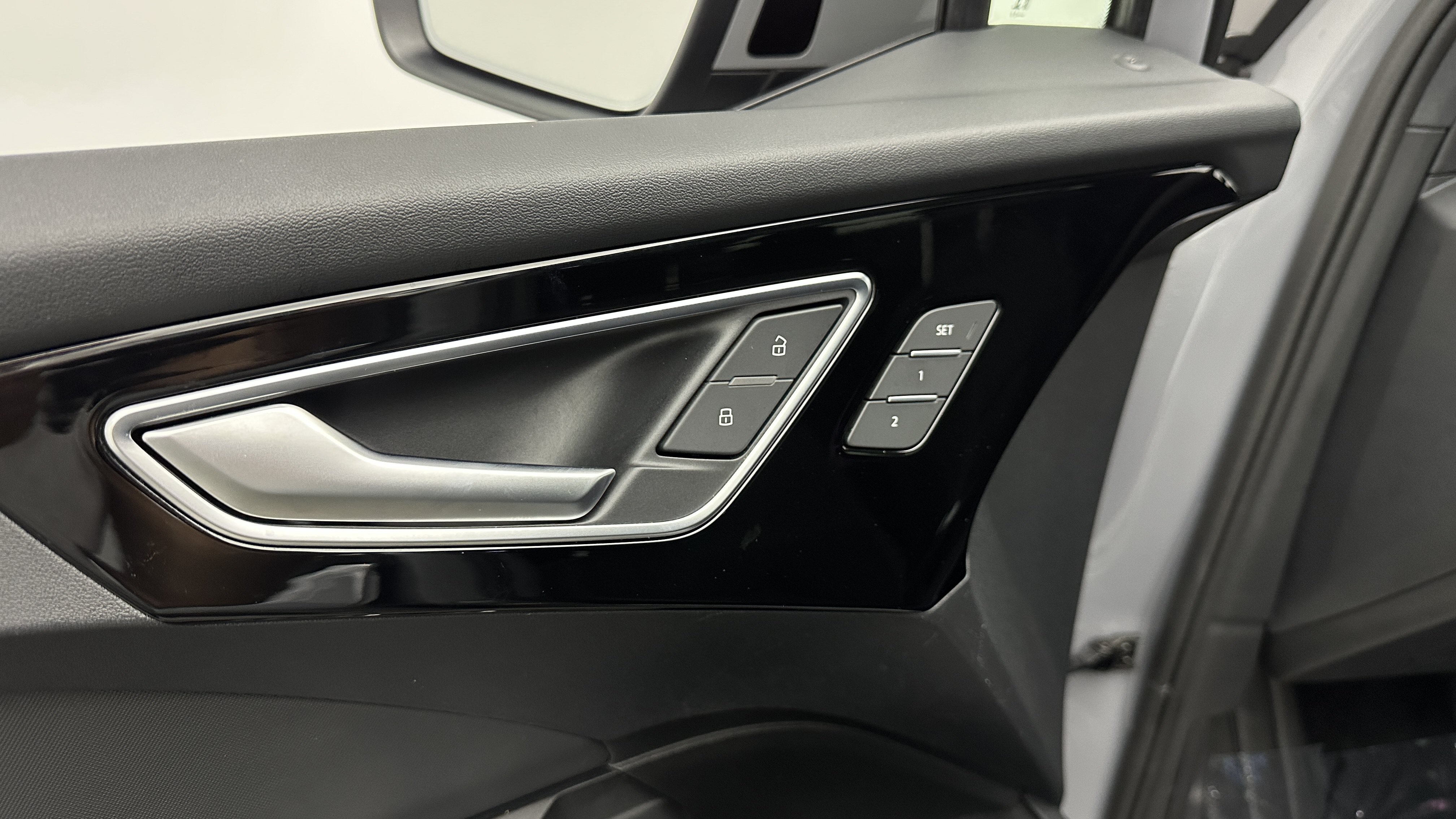 Used 2023 Audi Q4 e-tron Premium Plus w/ Premium Plus RWD image 13