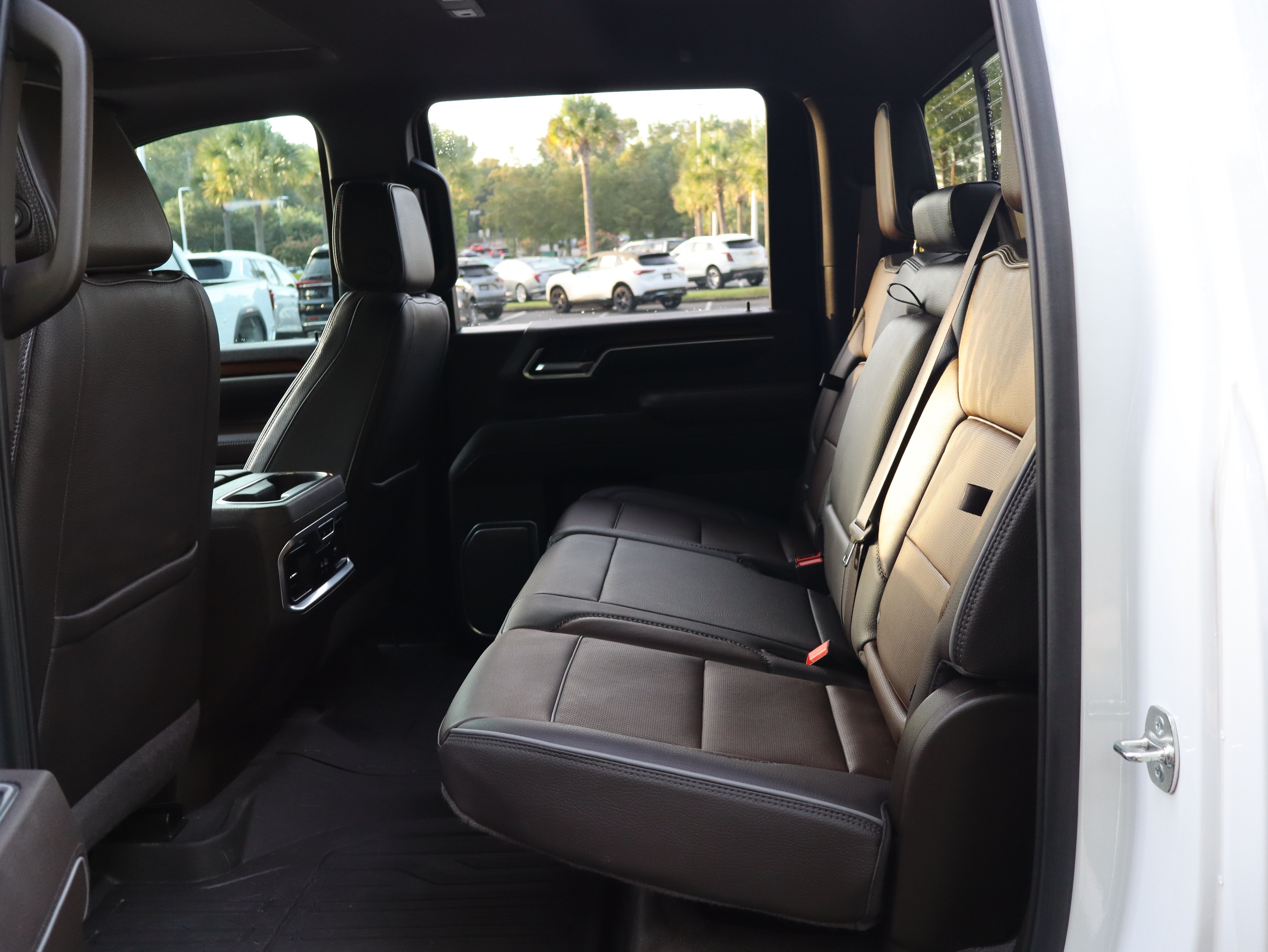 Used 2025 GMC Sierra 2500 Denali w/ Denali Reserve Package AWD/4WD image 59