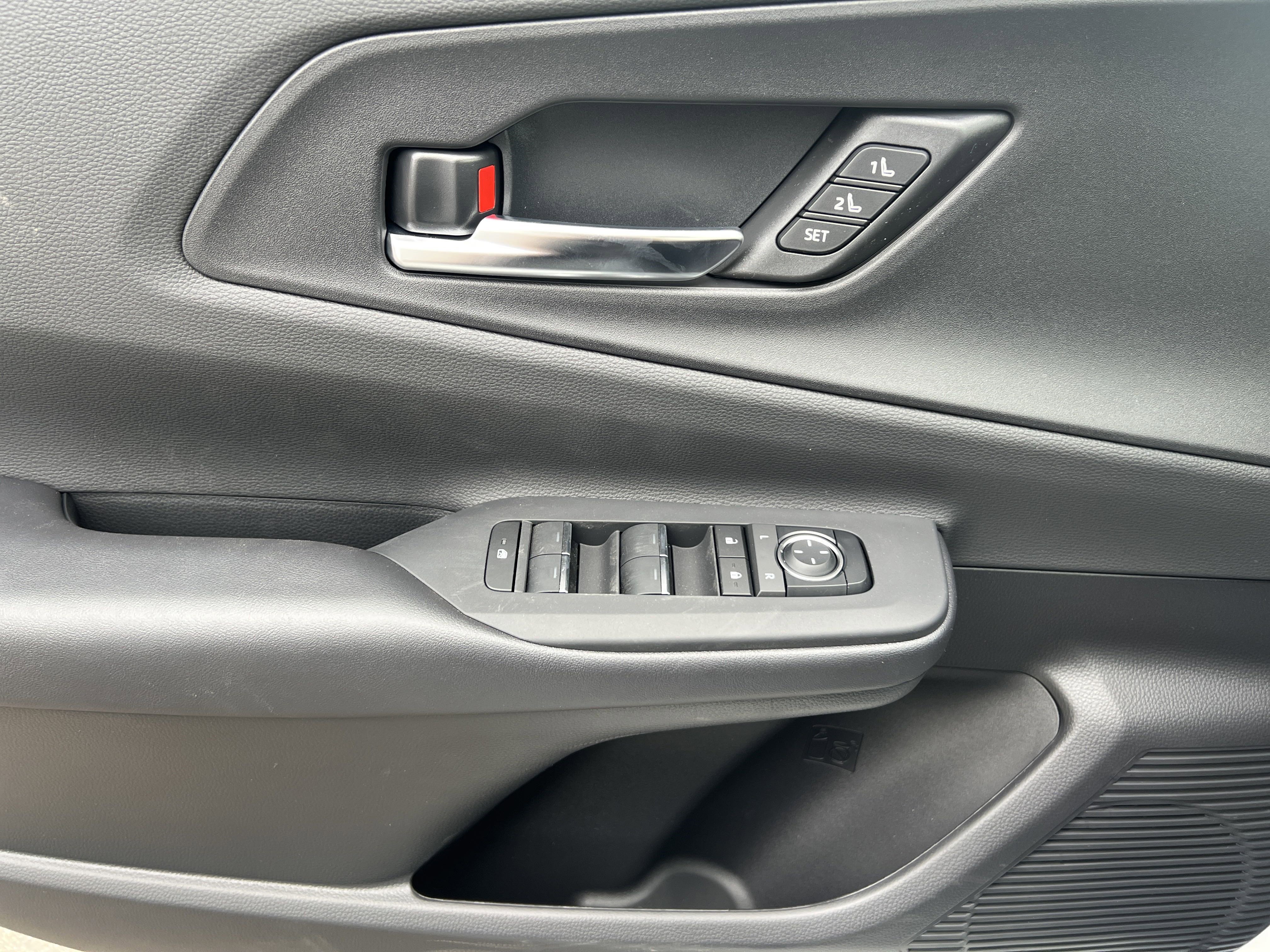 Used 2024 Toyota Prius Prime Premium w/ Advanced Technology Package image 25