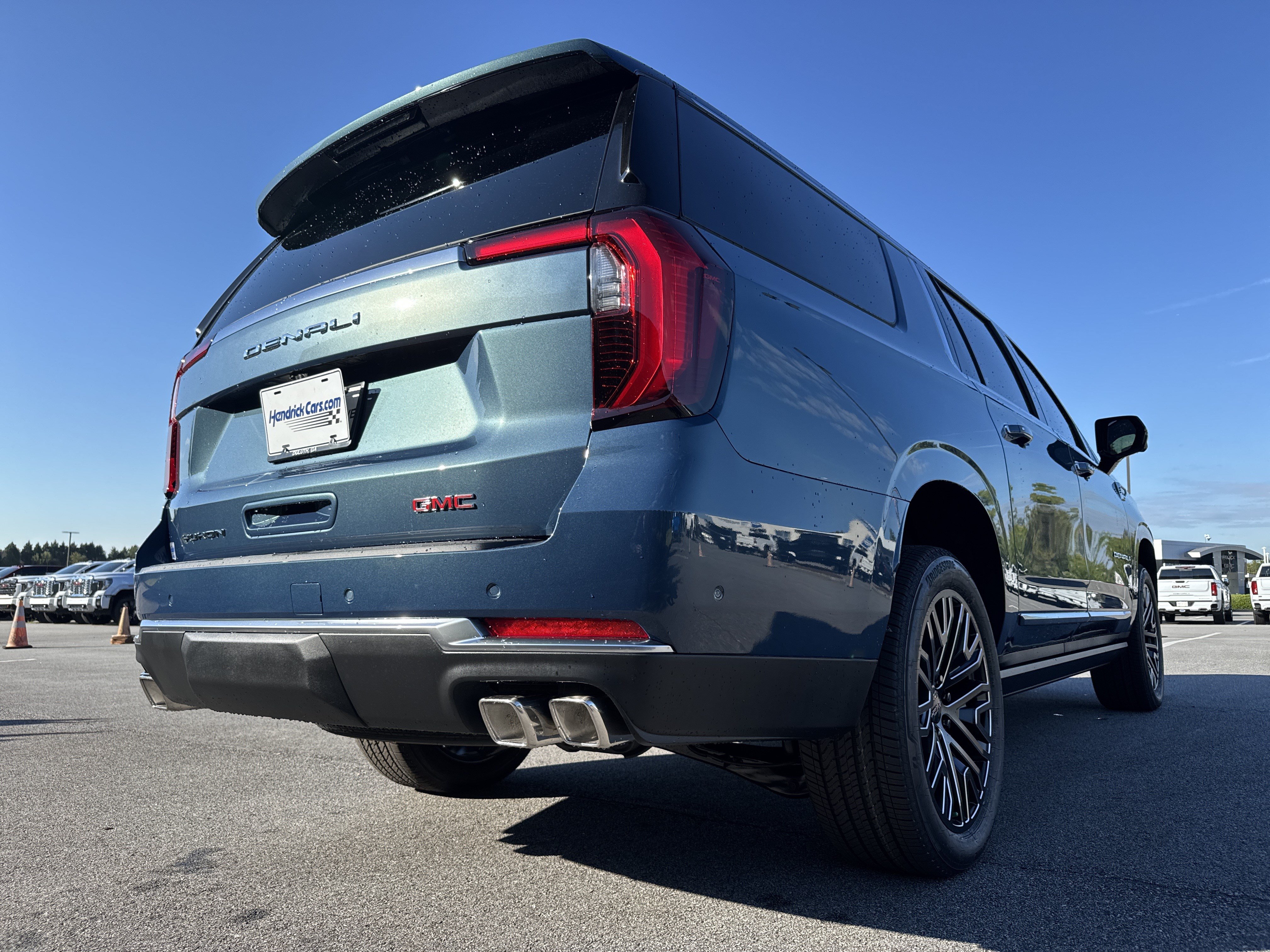 New 2026 GMC Yukon XL Denali w/ Sun & Power Step Package AWD/4WD image 10