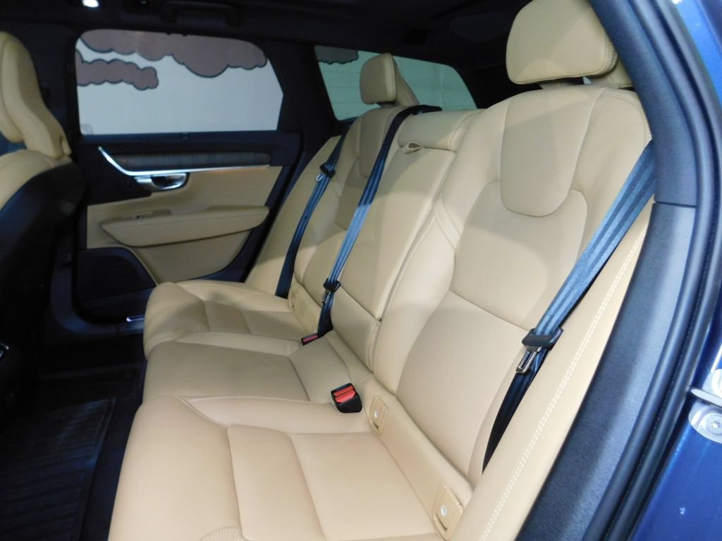 Used 2023 Volvo V90 B6 Cross Country Ultimate AWD/4WD image 54