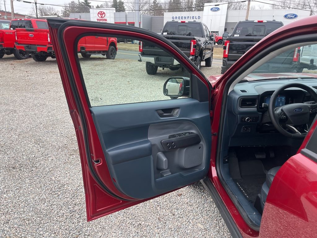 New 2026 Ford Maverick Lariat w/ Black Appearance Package image 11