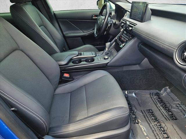 Used 2024 Lexus IS 300 w/ Comfort Package RWD image 21