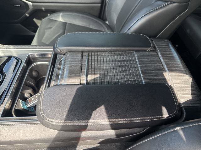 Used 2024 Jeep Wagoneer Series II w/ Flexible Seating Group image 9