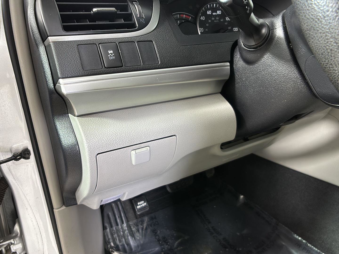 Used 2014 Toyota Camry LE FWD image 28