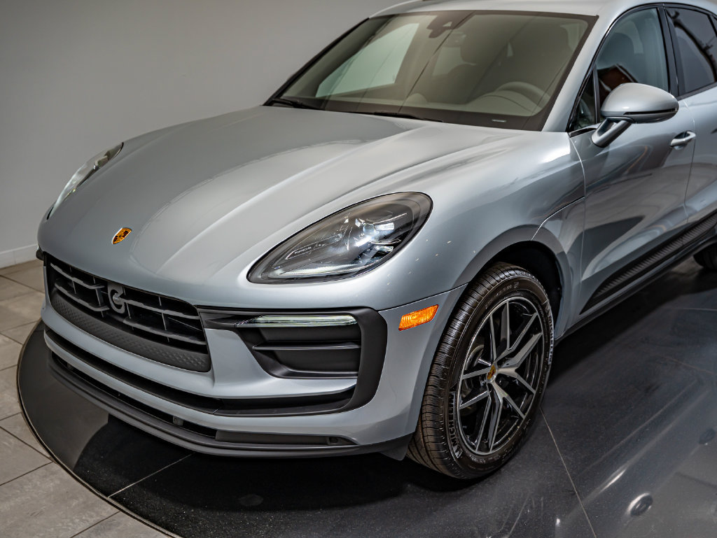 New 2026 Porsche Macan AWD/4WD image 17