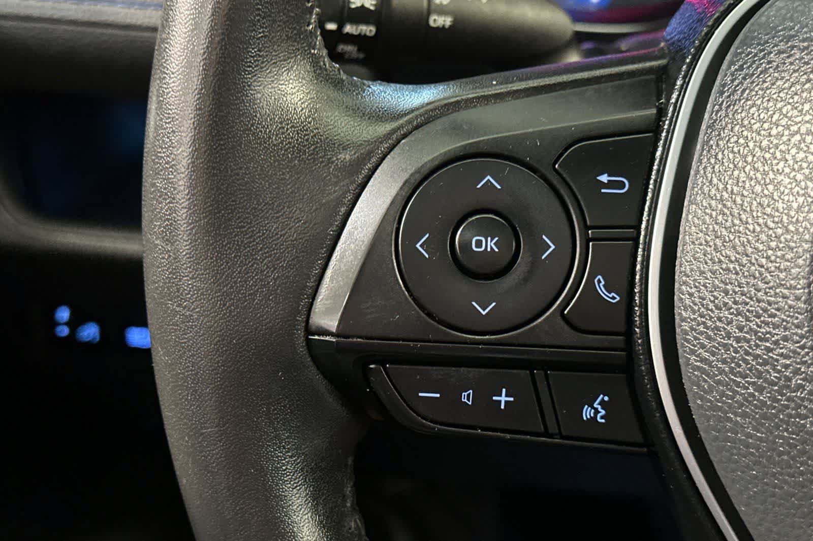 Used 2019 Toyota RAV4 XSE w/ XSE Weather Package AWD/4WD image 31