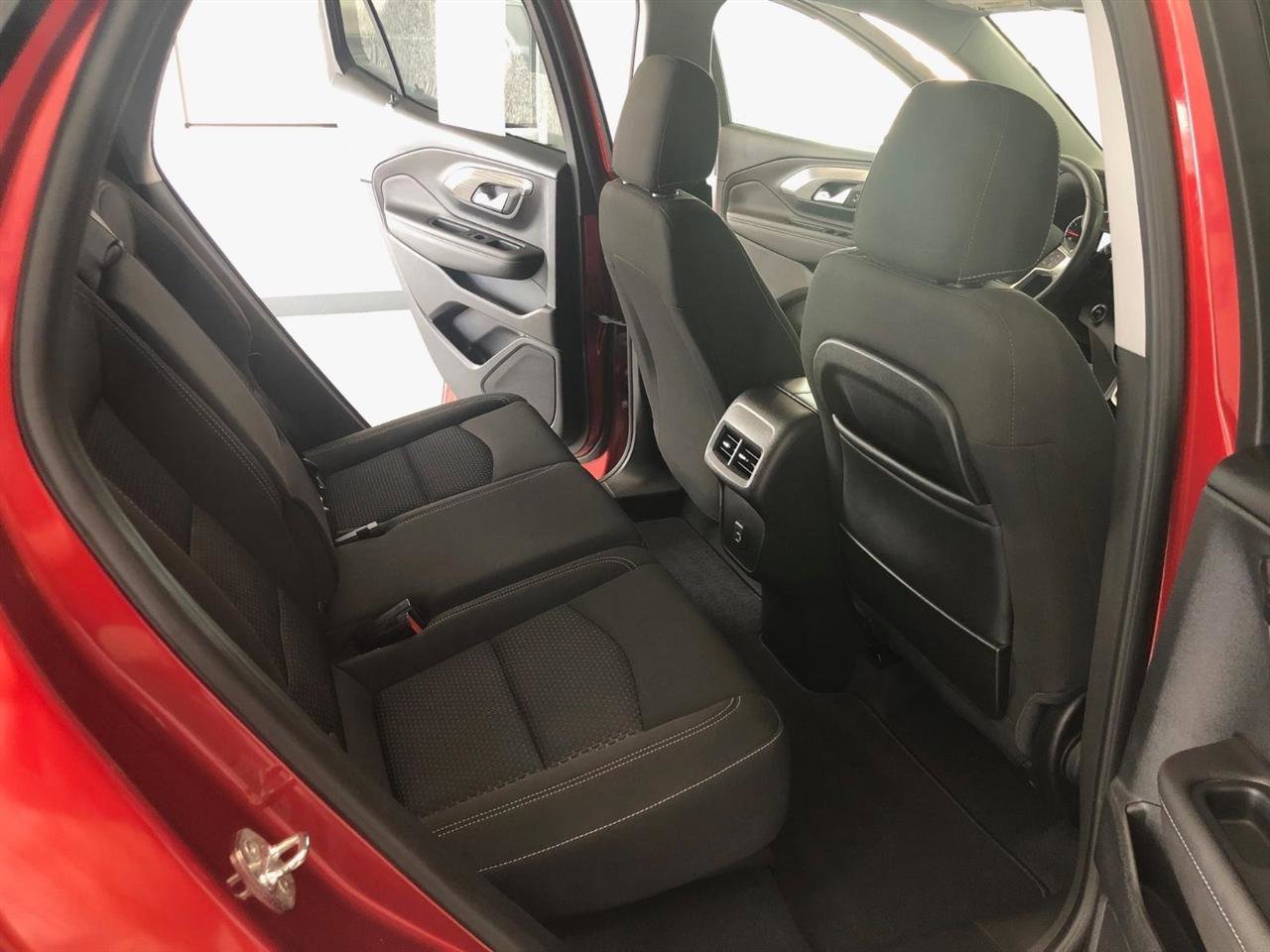 Used 2022 GMC Terrain SLE w/ Driver Convenience Package image 13