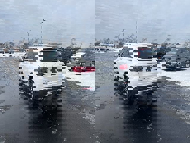 Used 2022 Mercedes-Benz GLC 300 4MATIC image 4