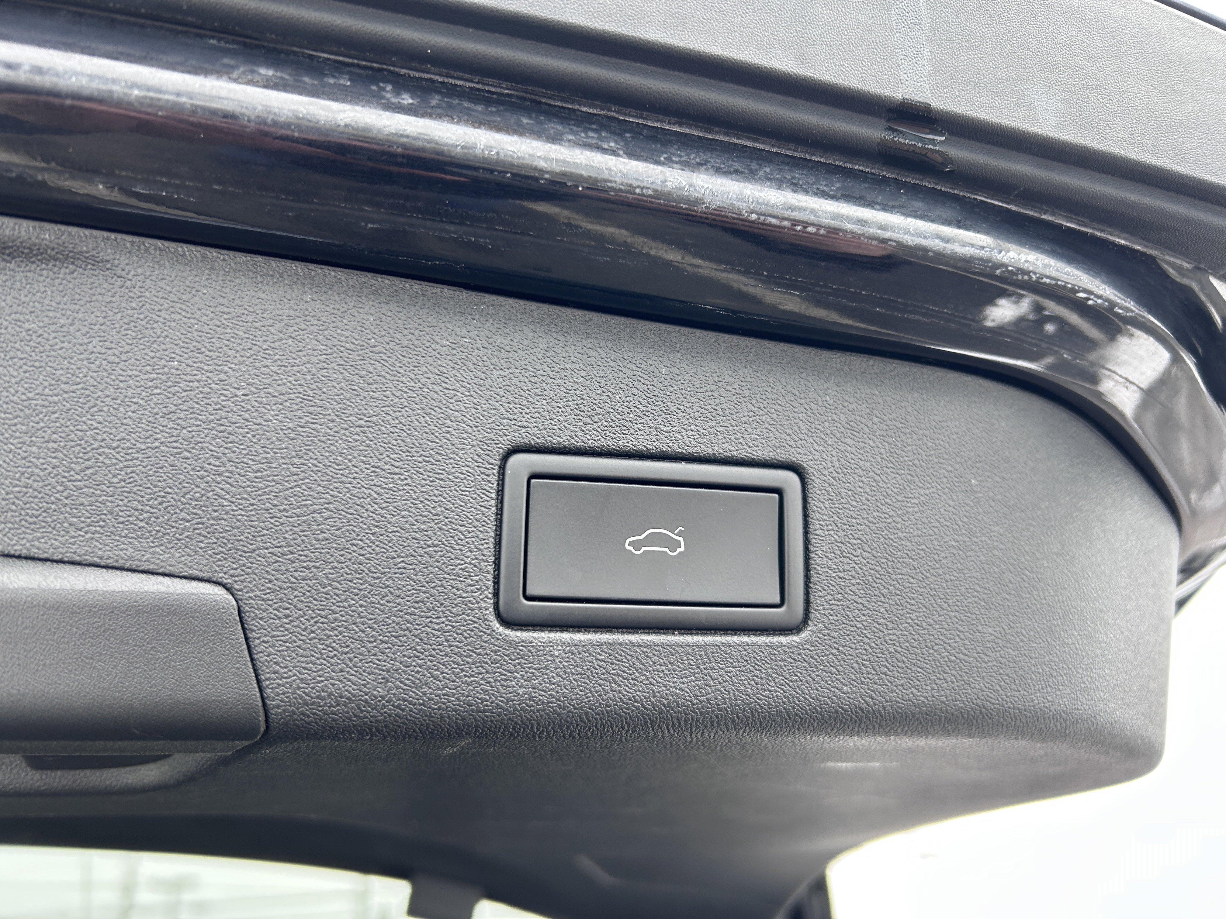 Used 2023 Volkswagen ID.4 Pro S Plus image 28