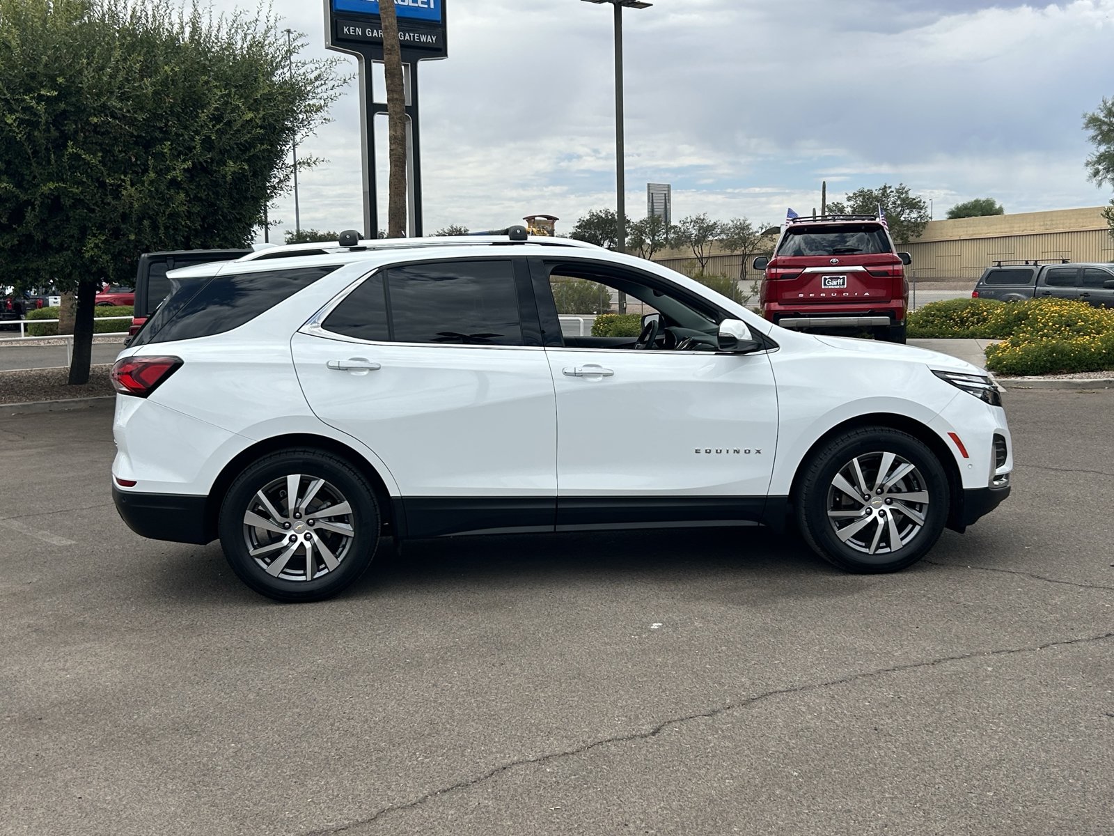 Used 2022 Chevrolet Equinox Premier FWD image 6