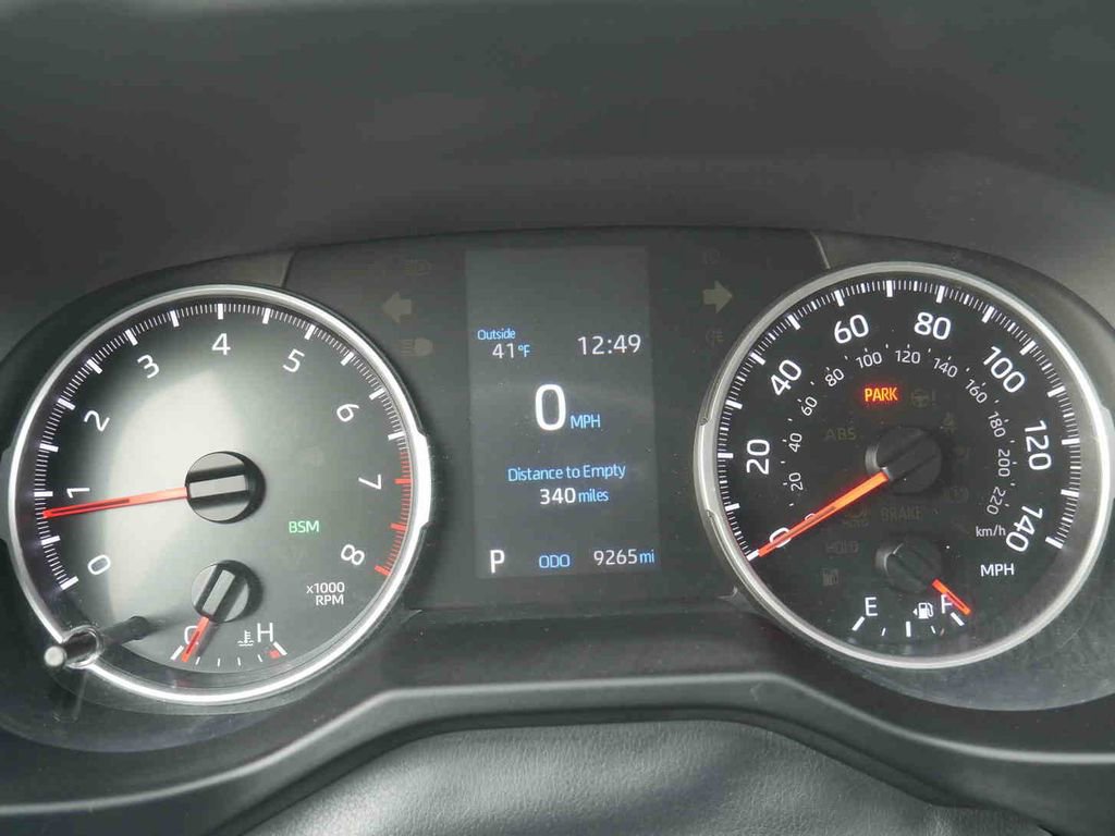 Used 2022 Toyota RAV4 LE image 38