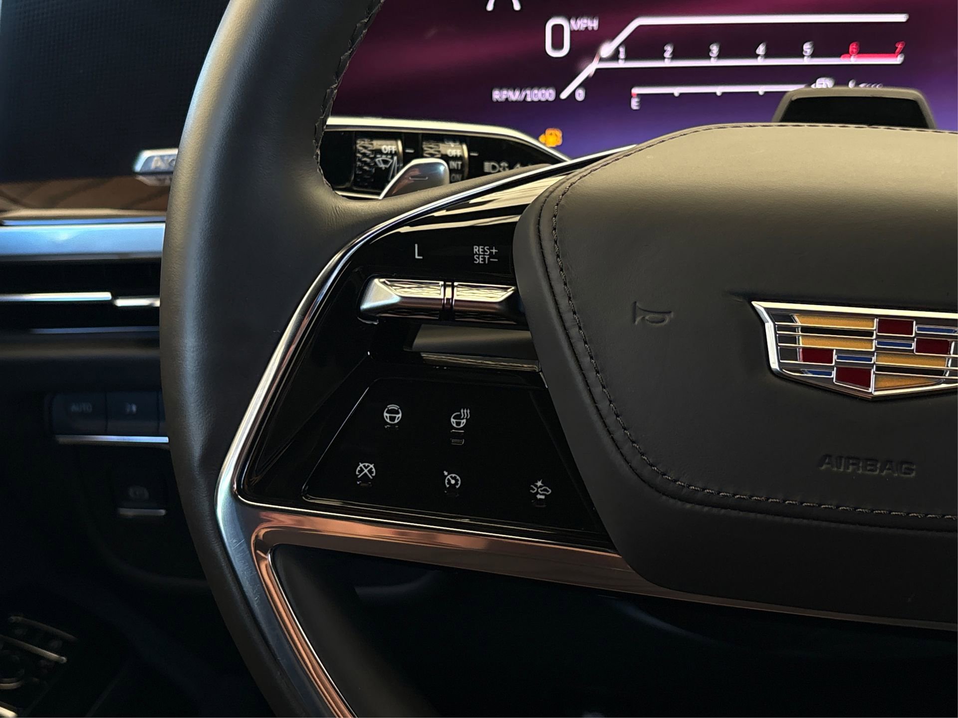 Certified 2025 Cadillac Escalade ESV Sport Platinum image 31