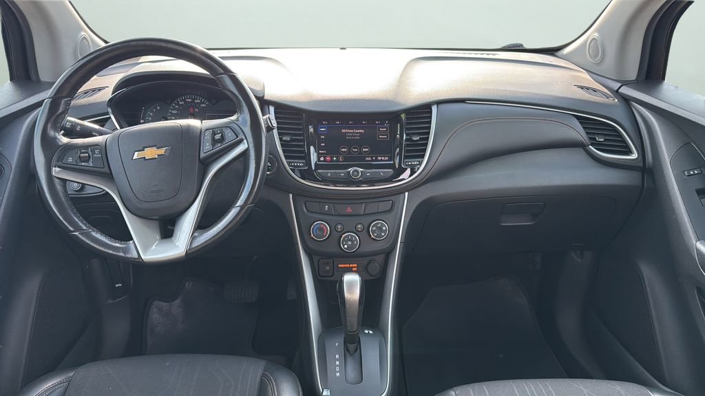 Used 2022 Chevrolet Trax LT w/ Driver Confidence Package AWD/4WD image 19