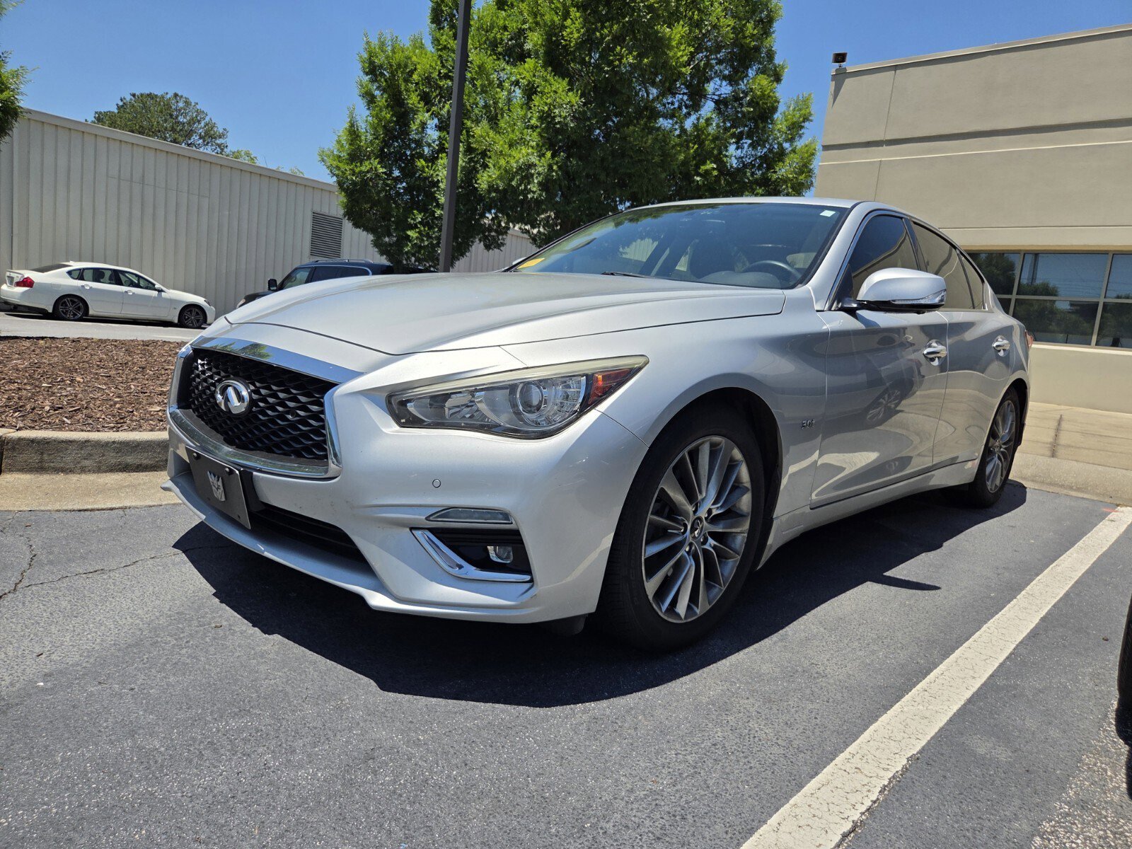 Used 2018 INFINITI Q50 Luxe w/ Sensory Package (Luxe) RWD image 4