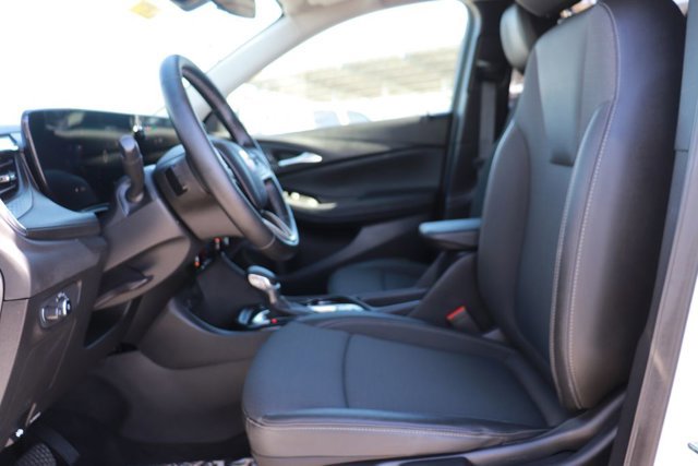 Used 2025 Buick Encore GX Preferred image 11