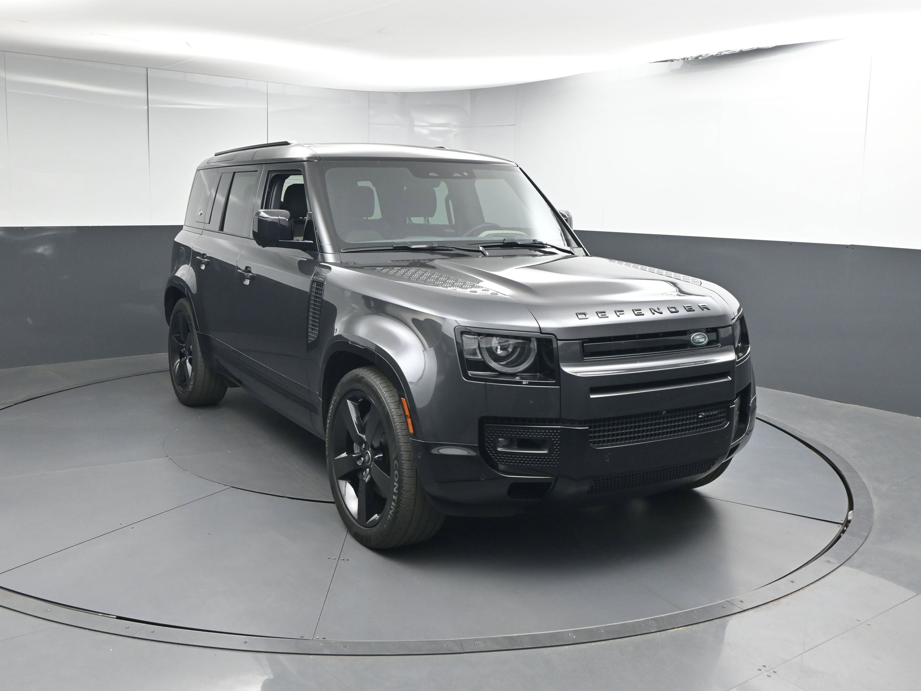 Used 2023 Land Rover Defender 110 X-Dynamic SE image 27