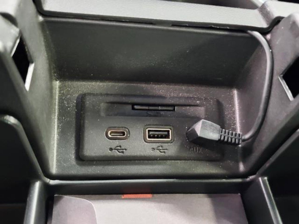 Used 2022 GMC Sierra 2500 AT4 w/ AT4 Premium Plus Package AWD/4WD image 30