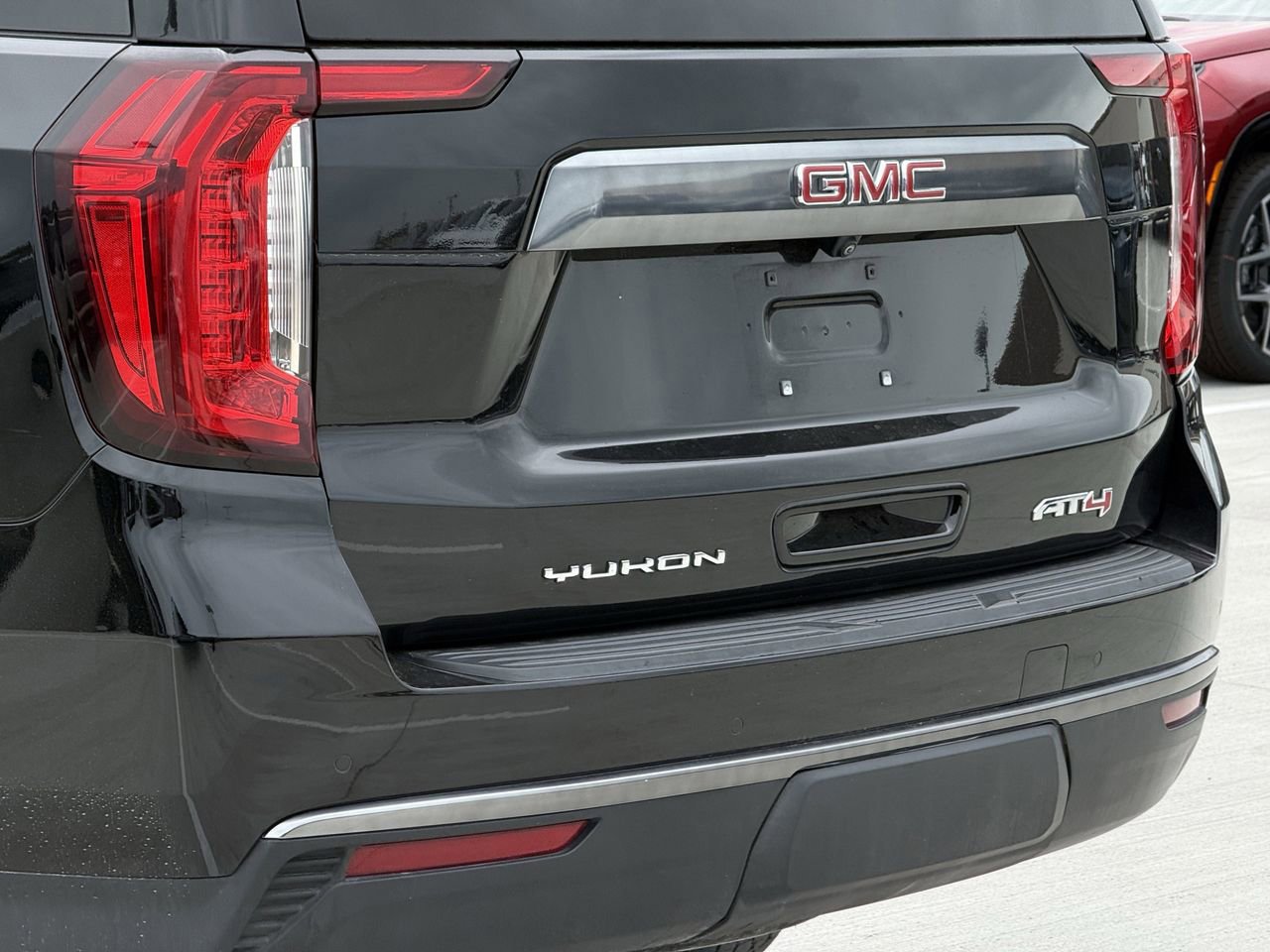 Certified 2023 GMC Yukon AT4 w/ AT4 Premium Package AWD/4WD image 6