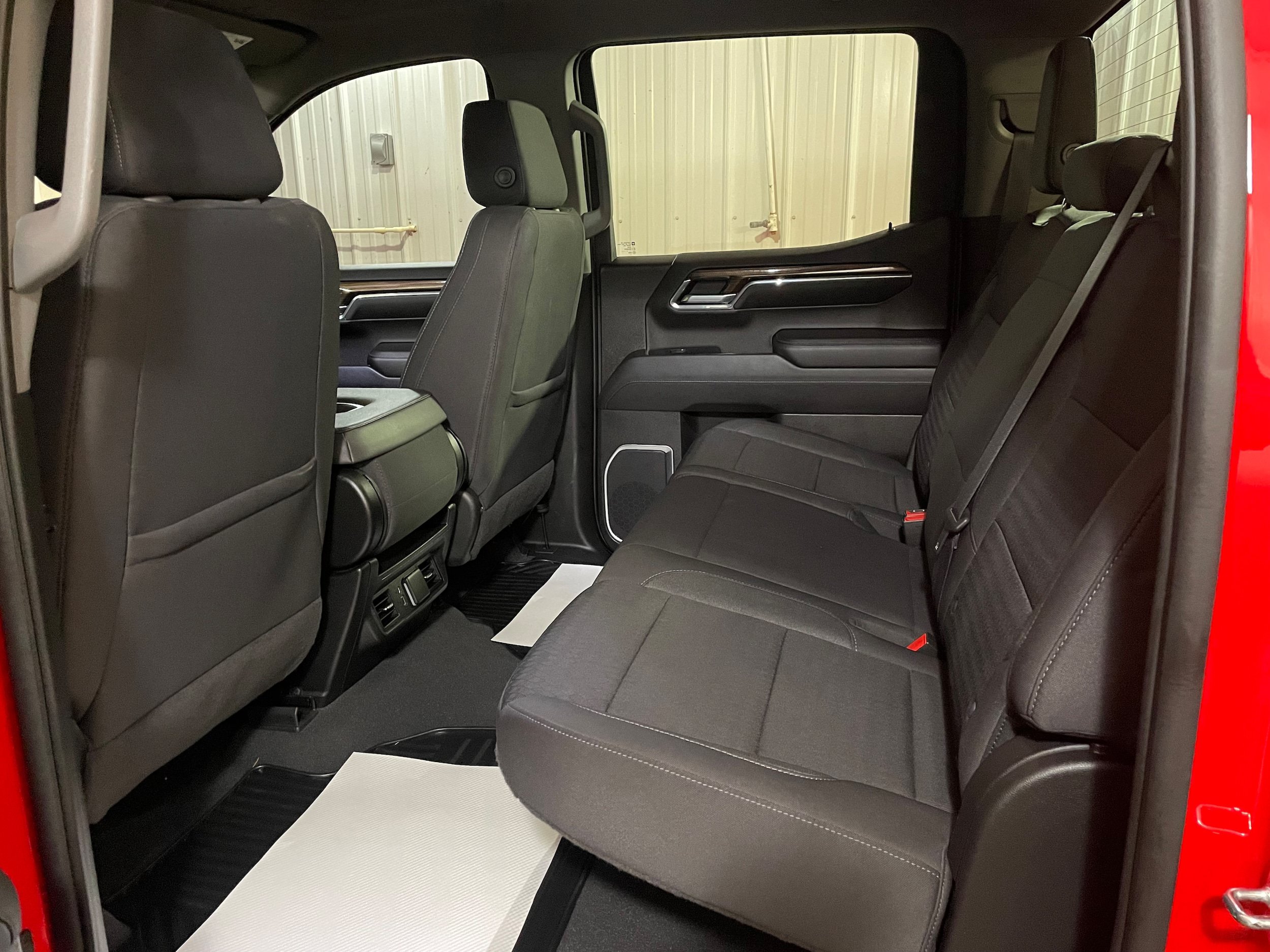 Used 2022 Chevrolet Silverado 1500 LT AWD/4WD image 7