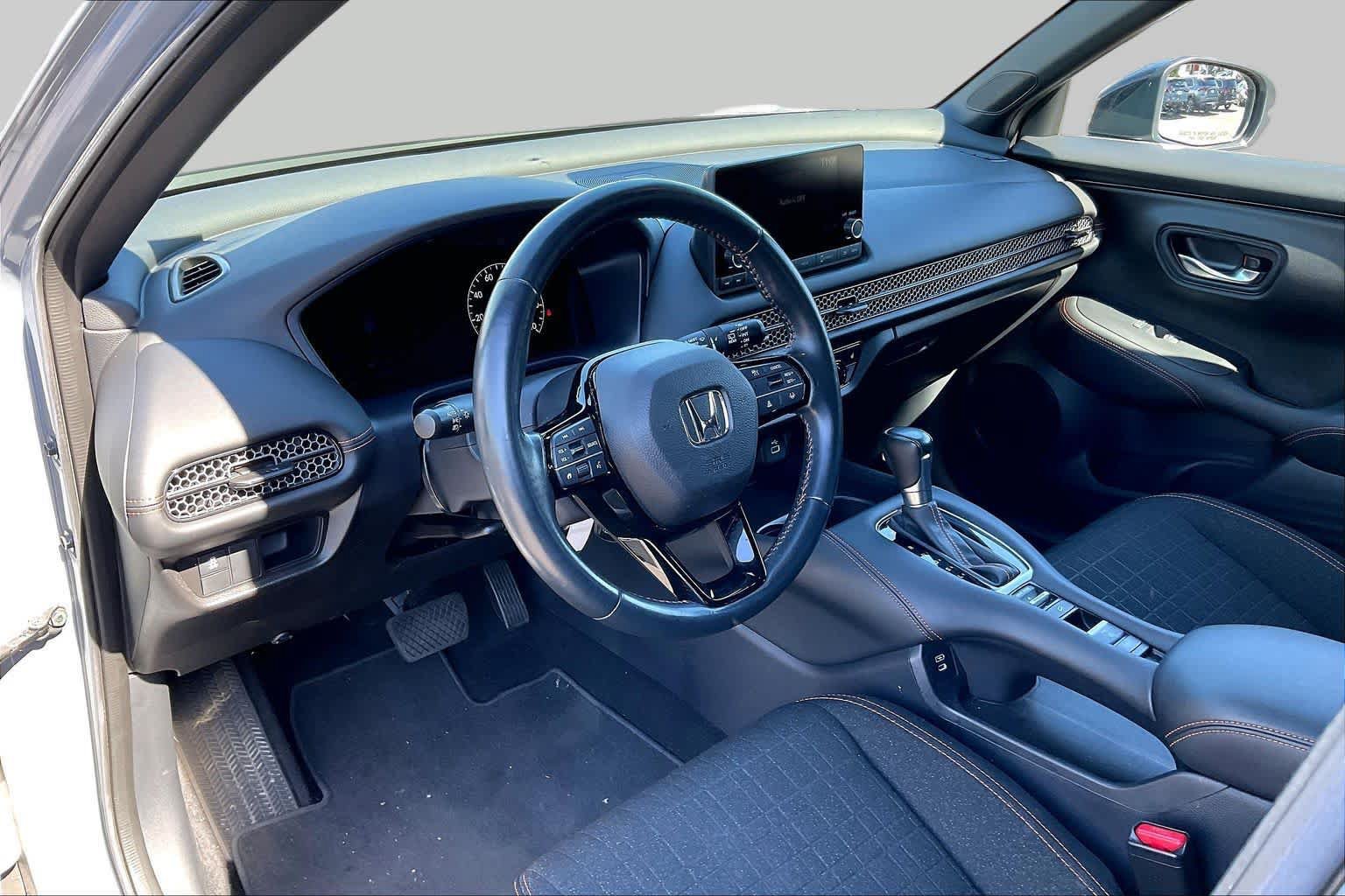 Used 2024 Honda HR-V Sport image 17