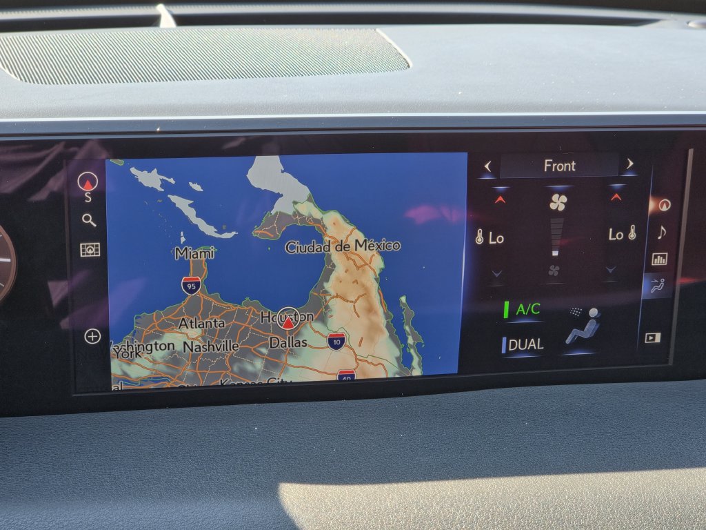 Used 2022 Lexus UX 200 F Sport w/ F Sport Premium Package FWD image 17