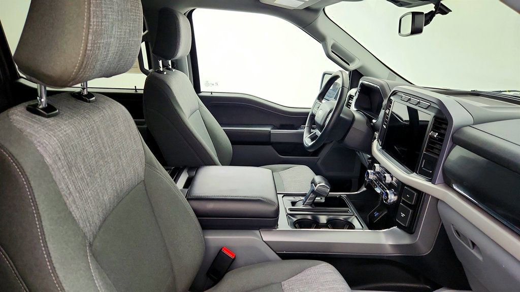 Used 2023 Ford F150 Lightning XLT image 23