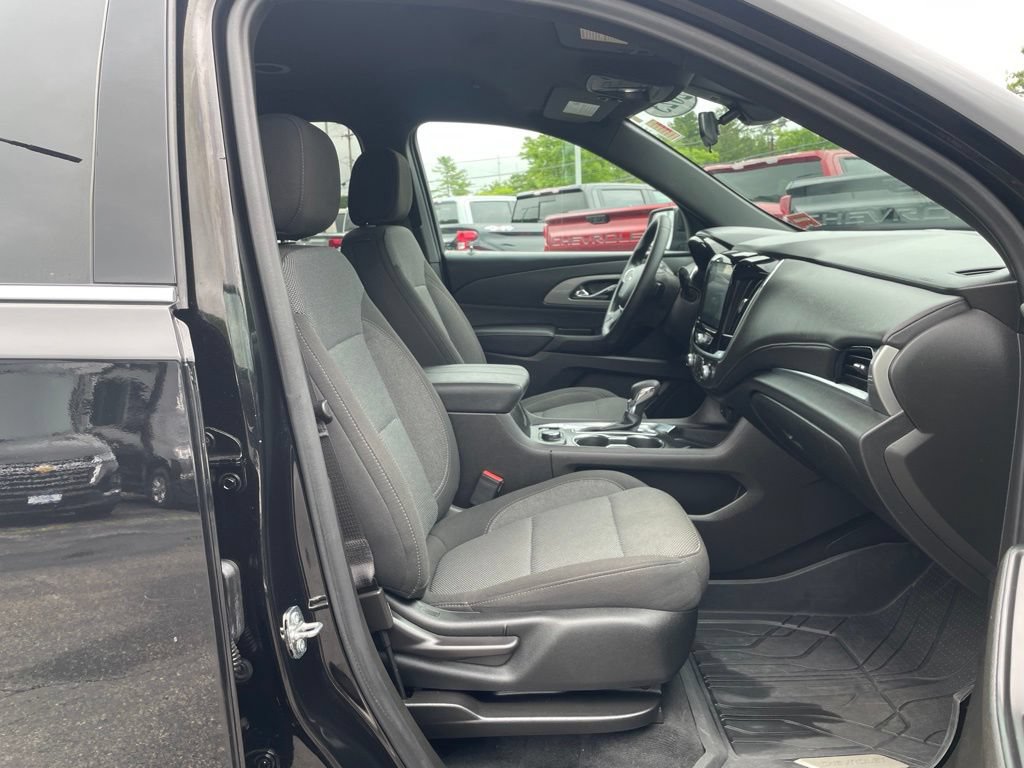 Used 2023 Chevrolet Traverse LT w/ LPO, Floor Liner Package AWD/4WD image 38